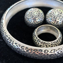 Load image into Gallery viewer, Domed Leopard Print Bangle